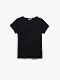 Slim Fit Pamuklu Kısa Kollu Bisiklet Yaka Kadın Basic Tişört
