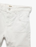 Pamuklu Düğme ve Cep Detaylı Basic Denim Şort