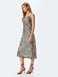 Degaje Yaka Saten Leopar İp Askılı Midi Slip Elbise