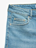 Katlamalı Paça Bermuda Slim Fit Denim Şort