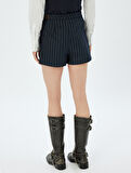 Yarım Kemer Detaylı Pileli Mini Şort Etek