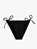 Dokulu Yanları Bağlamalı İpli Bikini Altı
