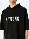 Kapşonlu İşlemeli Şardonlu Kısa Kollu Oversize Spor Sweatshirt