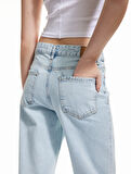 Pamuklu Yıpratma Detaylı Düz Paça Denim Pantolon - Straight Fit Jean