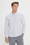 Slim Fit Dar Kesim Keten Görünümlü Gofre Desenli Düğmeli Yaka Gömlek