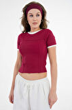 Bordo Yaka ve Kol Garni Detaylı Biyeli Fitilli Örme Crop Bluz