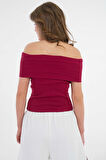 Bordo Madonna Yaka Omzu Açık Fitilli Örme Crop Bluz