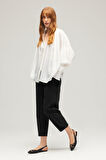 Ekru Kadın Oversize Büzgülü Düşük Omuz Dokulu Gömlek - Manşet Detaylı