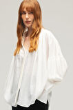 Ekru Kadın Oversize Büzgülü Düşük Omuz Dokulu Gömlek - Manşet Detaylı