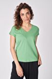 Kadın %100 Pamuklu Dokulu V Yaka Kısa Kollu Tişört