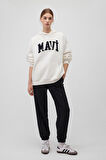 Kadın Logo Nakışlı Kapüşonlu Oversize Sweatshirt - Beyaz | S