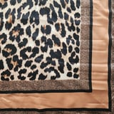 Leopar Desenli ve Taba Çerçeveli Klasik Saten Fular 70x70 cm