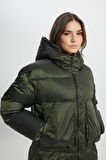 Loose Fit Rahat Kesim Kapüşonlu Haki Şişme Mont