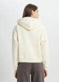 Wrangler Kapüşon Yaka Ekru Kadın Sweatshırt W242761A74 Ecru Sweatshirt