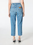 Wrangler Yüksek Bel Dar Paça Relaxed Mavi Kadın Denim Pantolon W246027XT Mid Blue Jean Pantolon