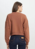 Wrangler Bisiklet Yaka Deve Tüyü Kadın Sweatshırt W242451825 Dark Camel Sweatshirt