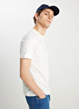 Wrangler Bisiklet Yaka Ekru Erkek T-Shirt W2510748102 Regular Fit Grafik