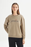 %100 Pamuk Relaxed Fit Geniş Bisiklet Yaka Bej Big Logo Sweatshirt