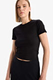 DeFacto Slim Fit Dar Kesim Bisiklet Yaka Basic Düz Kısa Kollu Siyah Tişört F3535AX25SMBK81