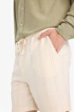 Regular Fit Dokulu Bermuda Şort