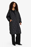 Regular Fit Kapüşonlu Çıtçıtlı Cepli Kapitoneli Parka