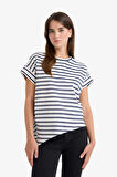 Asimetrik Bisiklet Yaka Çizgili Kısa Kollu Tişört
