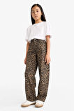 Kız Çocuk Barrel Fit Leopar Desenli Pantolon