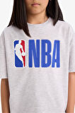 DeFacto Kız Çocuk NBA Wordmark Oversize Geniş Kalıp Bisiklet Yaka Kısa Kollu Tişört E7630A825HSGR400