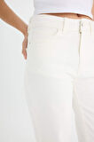 Comfort Straight Normal Bel Bilek Boy Beyaz Jean Pantolon