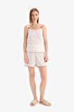 DeFacto 	Regular Fit Pijama Takımı Desenli Askılı Pijama Üstü Esnek Belli Şort Pijama Altı-Fall in Love F5774AX25SMER85