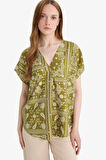 V Yaka Desenli Kısa Kollu Bluz