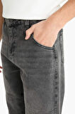 Relax Fit Yırtık Detaylı Jean Pantolon