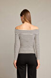Omzu Açık Çizgili Uzun Kollu Bluz
