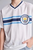 DeFacto Manchester City New Regular Fıt V Yaka Tül Kısa Kollu Tişört Erkek Çocuk H7871A826HSWT34