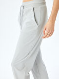 Düşük Bel Dikiş Detaylı Cepli Beli Bağcıklı Jogger Eşofman Altı