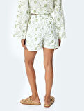 Pamuklu Astarlı Nakış Detaylı Çiçekli Fisto Şort
