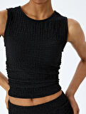 Dokulu Slim Fit Bisiklet Yaka Kolsuz Bluz