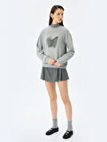 Koton X Şahika Ercümen - Nakış Detaylı Baskılı Uzun Kollu Oversize Sweatshirt