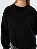 Bisiklet Yaka Taş Detaylı Uzun Kollu Oversize Sweatshirt
