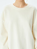 Oversize Bisiklet Yaka Uzun Kollu Sweatshirt