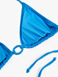 Astarlı Mat Kumaş Aksesuar Detaylı Üçgen Bikini Üstü