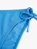 Astarlı Yanları Bağlamalı İpli Bikini Altı