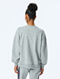 Bisiklet Yaka Pamuk Karışımlı İşlemeli Dikiş Detaylı Oversize Sweatshirt