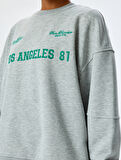 Bisiklet Yaka Pamuk Karışımlı İşlemeli Dikiş Detaylı Oversize Sweatshirt