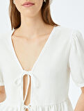 Bisiklet Yaka Balon Kollu Bağcıklı Volanlı Bluz