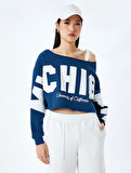 Şardonlu Slogan Baskılı Kayık Yaka Uzun Kollu Crop Sweatshirt