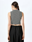 V Yaka Düğmeli Slim Fit Crop Triko Yelek