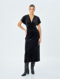 V Yaka Slim Fit Yarasa Kol Midi Uzun Kadife Elbise