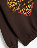 Uzun Kollu Kalp Baskılı Kapşonlu Sweatshirt