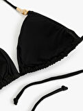 Aksesuarlı Üçgen Bikini Üstü